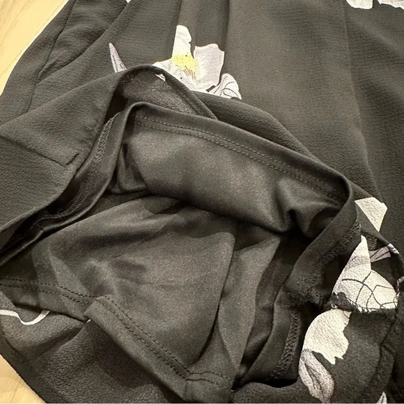 Navy floral shorts - Picture 6 of 7